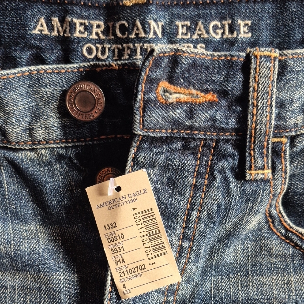 American Eagle Blue Denim Jean Shorts Distressed Size 4, NWT Button Fly - Picture 2 of 3